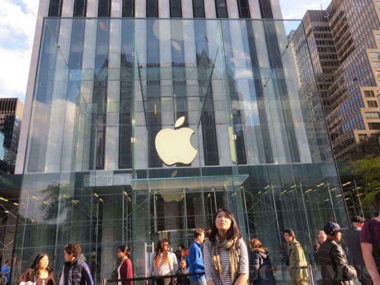Apple για κορωνοϊό: Αναμένονται επιπτώσεις στα έσοδα της εταιρείας και στα iPhones λόγω του φονικού ιού