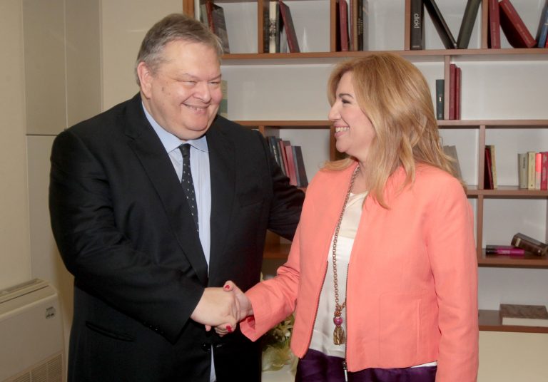 Βενιζέλος: Αποστάσεις από Γεννηματά και Αλιβιζάτο για την αναθεώρηση του Συντάγματος