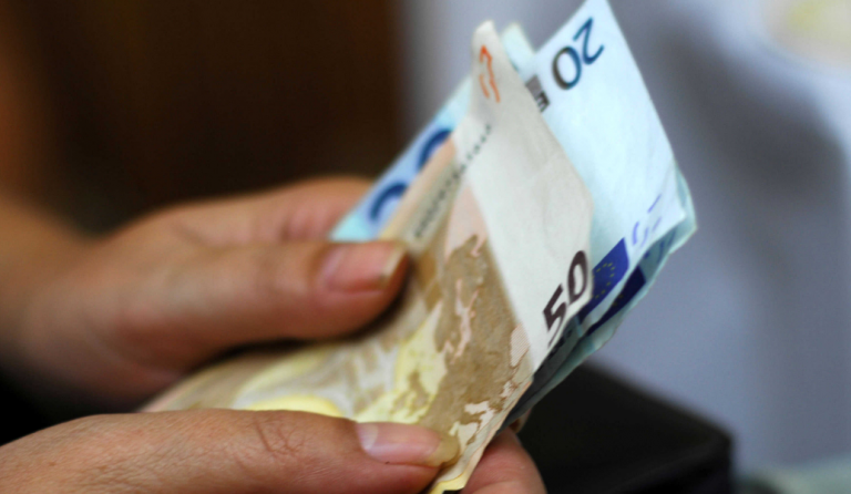 Επίδομα παιδιού: Πότε λήγει η προθεσμία για τις αιτήσεις