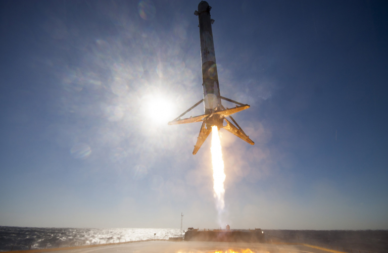 SpaceX: Εκτοξεύθηκε επιτυχώς ο πρώτος ανακυκλωμένος πύραυλος (pic & vid)