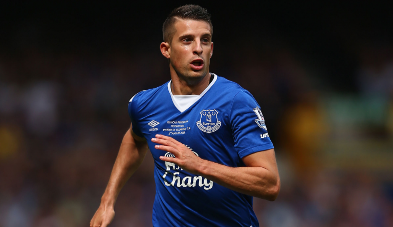 “Δένει” τον Μιραλάς η Έβερτον