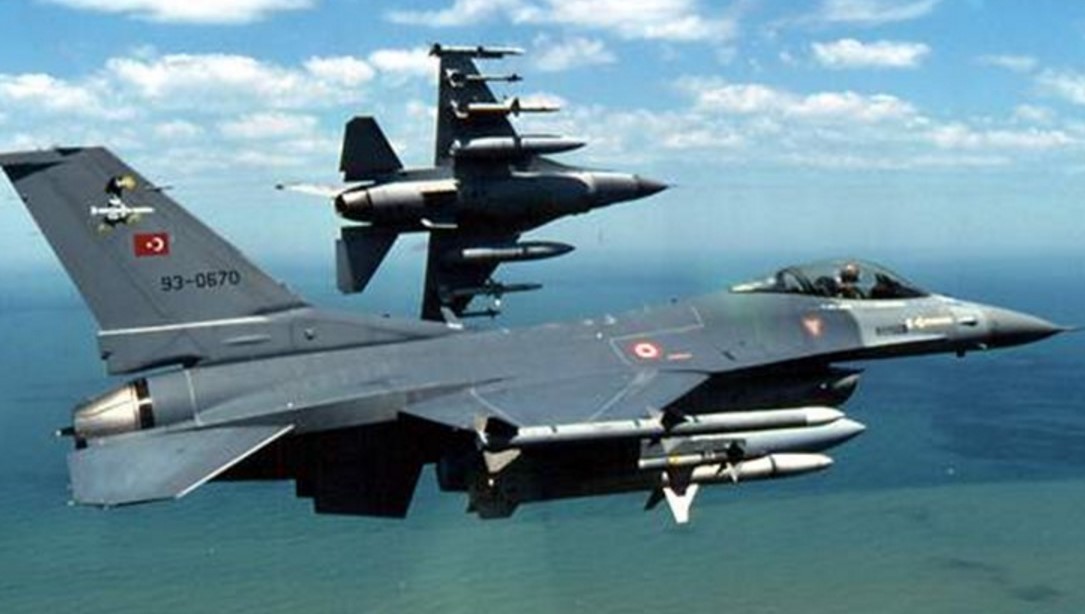 Τουρκικό F-16 «έξυσε» το Φαρμακονήσι