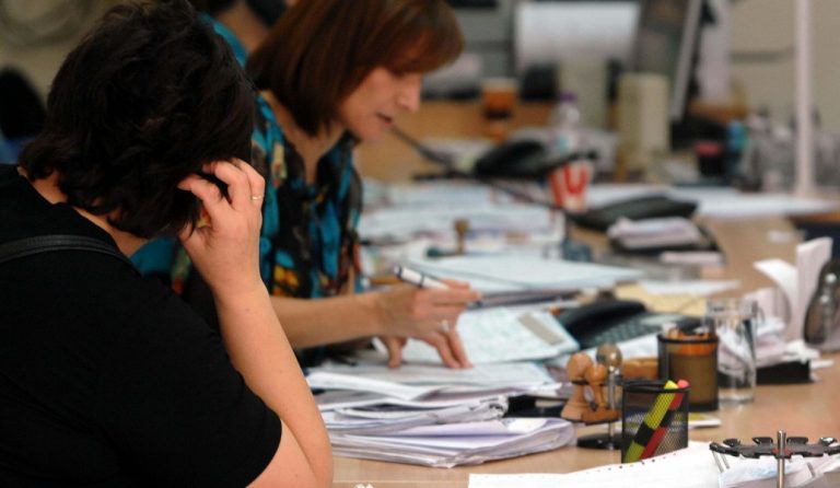 Δημόσιο: Στα ύψη τα χρέη των ληξιπρόθεσμων οφειλών τον Ιούλιο