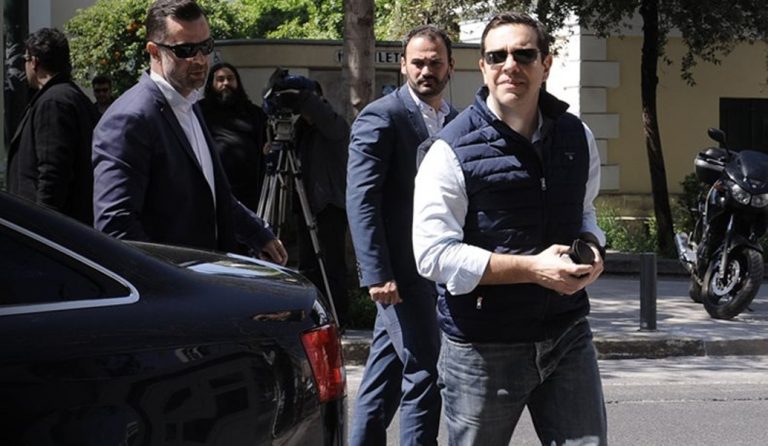 Συγχαρητήρια Τσίπρα σε Πετρούνια για το “χρυσό”