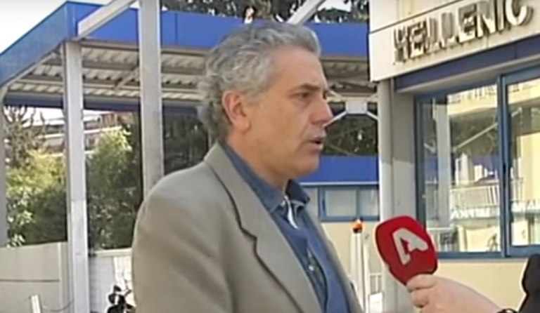 Τον ρώτησε αν είναι καλά και άρχισε να τον χτυπάει στο κεφάλι