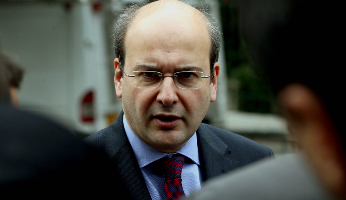 Χατζηδάκης για ονοματολογικό: Λύση που πηγαίνει σε σαλαμοποίηση
