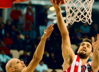 Υπερπολύτιμος και… βιονικός ο Μάντζαρης!