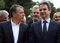 Συνάντηση Μητσοτάκη -Θεοδωράκη αύριο
