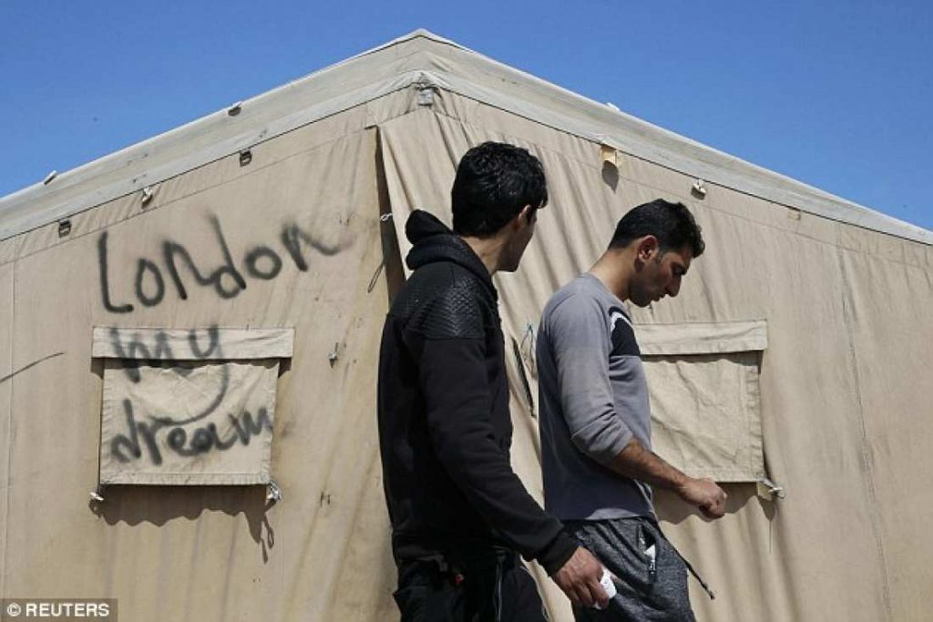 Τραυματίστηκε 15χρονος μετανάστης που κρύφτηκε στη ρόδα νταλίκας