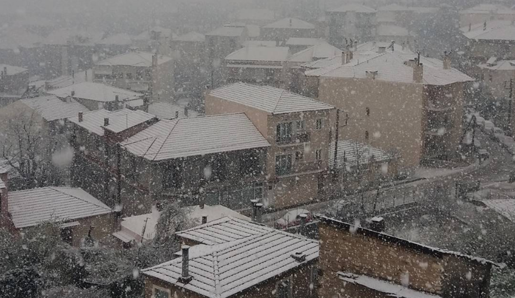 Απριλιάτικα χιόνια στο Καρπενήσι (pic & vids)
