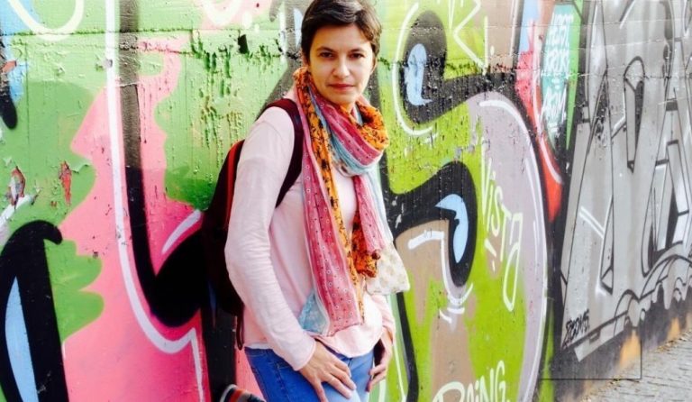 “Στο πίσω κάθισμα”: Σύγχρονο αστυνομικό με φόντο την Αθήνα της κρίσης