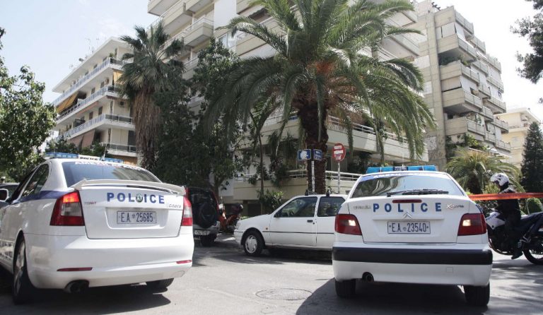 Προσαγωγή δύο υπόπτων για τη ληστεία στο Παλαιό Φάληρο