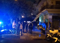 Φάληρο: Πυροβολισμοί για τα μάτια μιας γυναίκας – Έτρεχε χτυπημένος ο νεαρός