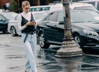 Τα τζιν που θα φορεθούν πιο πολύ φέτος την Άνοιξη – Διαφορετικά, με λεπτομέρειες (pics)