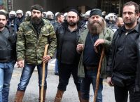 Μπλεξίματα με την αστυνομία για τον σέξι Κρητικό αγρότη