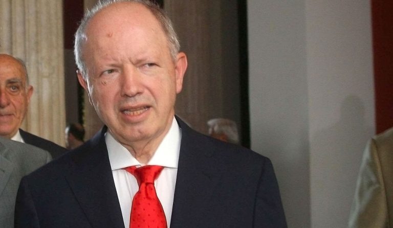 Ο Σταύρος Ψυχάρης αποχαιρετά τους αναγνώστες του “Βήματος”