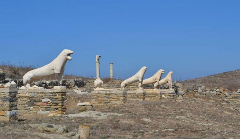 Αναστήλωση στη Στοά του Φιλίππου Ε’ στη Δήλο