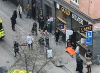 Οι Σουηδοί διαδηλώνουν κατά της τρομοκρατίας