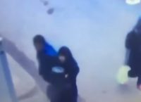 Το βίντεο από τη στιγμή που ο βομβιστής αυτοκτονίας ανατινάζεται έξω από την εκκλησία του Αγίου Μάρκου στην Αλεξάνδρεια