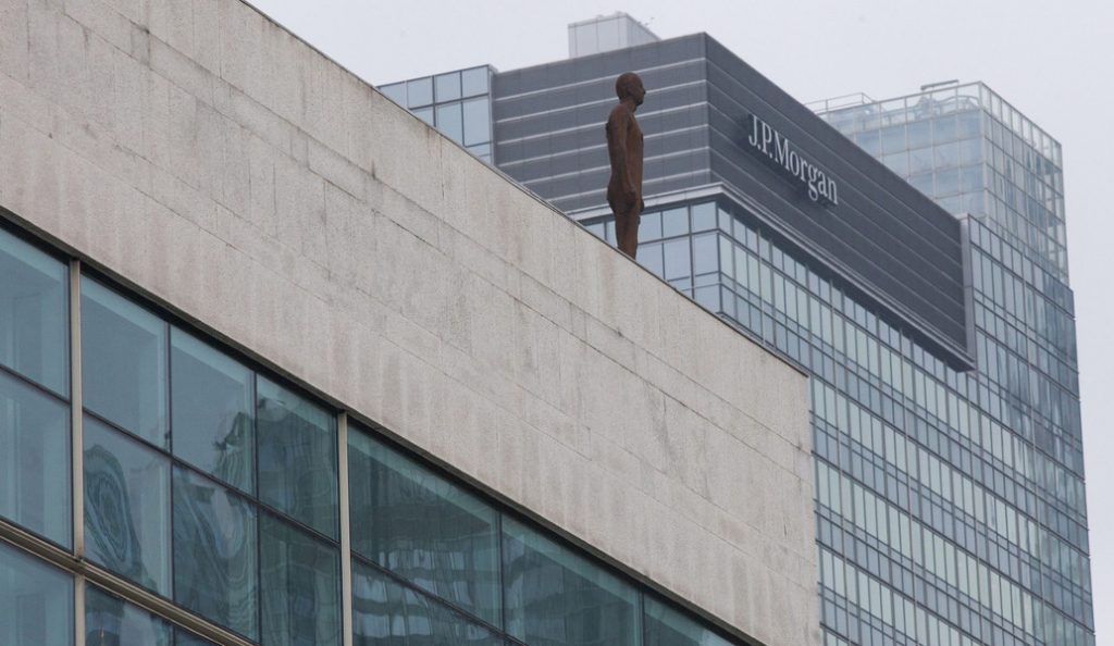 JP Morgan: Υπάρχει φως στο τέλος τούνελ για την Ελλάδα