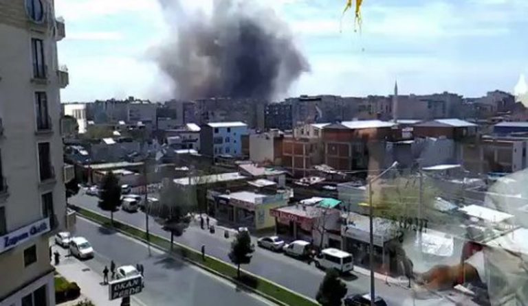 Τουρκία: Ισχυρή έκρηξη στο Ντιγιάρμπακιρ (pics & vid)