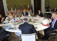 Τα “πρέπει” και τα “αν” για να κλείσει η συμφωνία στις 22 Μαΐου