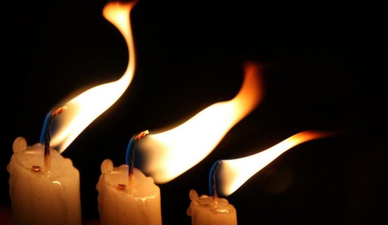 Ο Μητροπολίτης Ανθιμος κάλεσε σε απολογία τον παπά που έβαλε φωτιά στην Αγία Τράπεζα (vid)