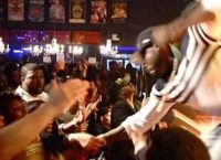 O 50 Cent γρονθοκόπησε θαυμάστριά του – Την ξάπλωσε στο πάτωμα (vid)