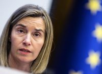 Σκόπια: Συγχαρητήρια Μογκερίνι και Χαν για την υπερψήφιση της συνταγματικής αναθεώρησης στην ΠΓΔΜ