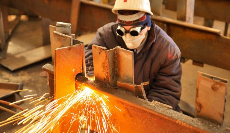 Άλμα 11,4% στις τιμές εισαγωγών της βιομηχανίας