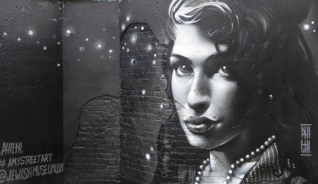 Λονδίνο: Street art αφιερωμένη στην Έιμι Γουάινχαουζ (pics)
