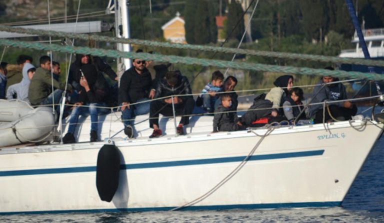Σκάφος με μετανάστες εντοπίστηκε ανατολικά της Σκύρου