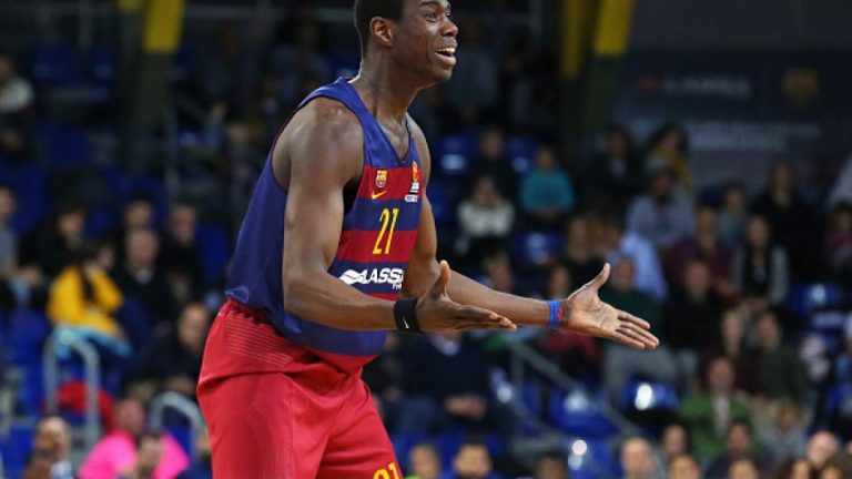 Ο Ντιανέ της Μπαρτσελόνα έσπασε το ταμπλό! (pic+vid)