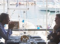 Γεύμα εργασίας Μητσοτάκη-Κατάινεν στον Πειραιά (pics)