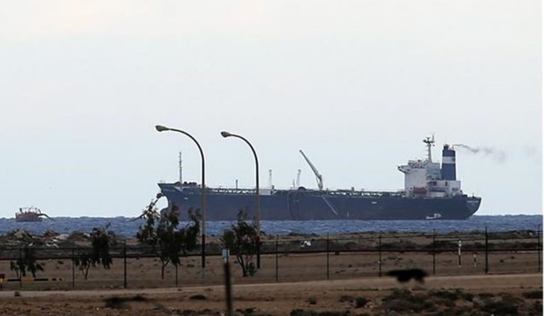 Δεξαμενόπλοιο κινδύνευσε από πυρκαγιά ανοιχτά της Ρόδου