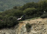 Μεσίστιες κυματίζουν οι σημαίες στην 1η Στρατιά στη Λάρισα (pic)