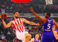 Ο Ολυμπιακός θα προχωρήσει, αν δεν ξεχάσει τον Λαβρίνοβιτς και τον Χέρστον