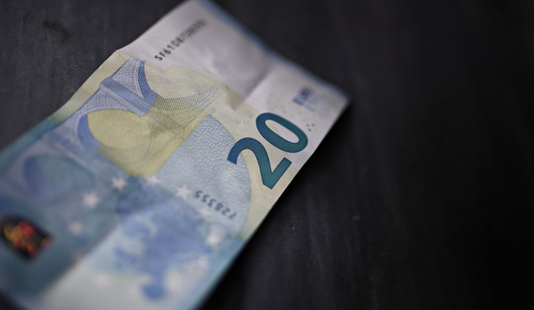 Στις 27 Απριλίου η πίστωση του ΚΕΑ στους δικαιούχους