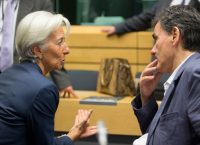 Το ΔΝΤ επιμένει: Μείωση του αφορολόγητου από το 2019 και πάγωμα στα αντίμετρα