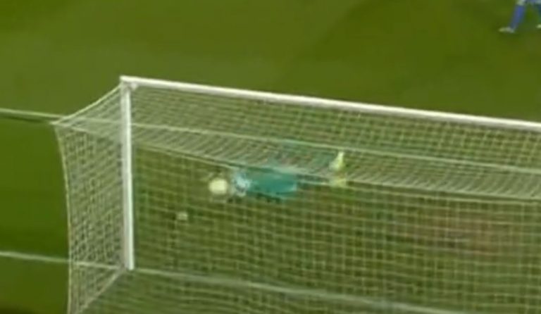 Αυτά δε γίνονται: Τερματοφύλακας βάζει δύο ΙΔΙΑ αυτογκόλ σε ένα ημίχρονο (vids)