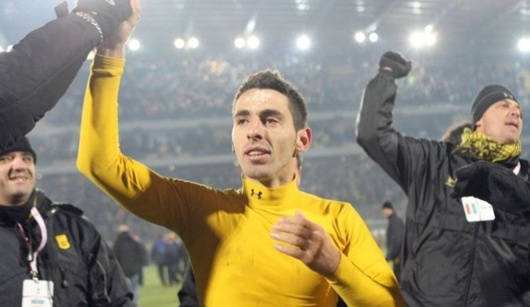 Κατάθεση ψυχής Βανγκέλι: “Δέος για την λαοθάλασσα! Κούπερ ο κορυφαίος! Μια γροθιά τώρα στα δύσκολα”