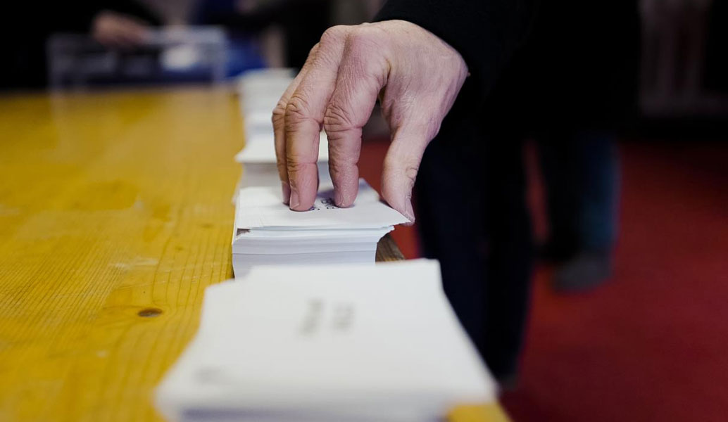 Άνοιξαν οι κάλπες για τον δεύτερο γύρο των προεδρικών εκλογών (upd)