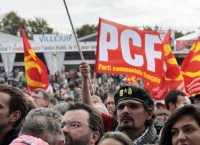 Το ΚΚ της Γαλλίας στηρίζει τον Μακρόν