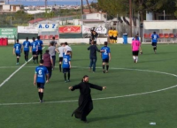 Ομάδα με πρόεδρο παπά πανηγύρισε την άνοδο! (vid)