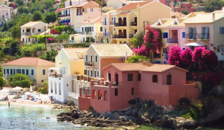 Το παραμυθένιο χωριό που πρέπει να επισκεφτείς  αυτό το καλοκαίρι