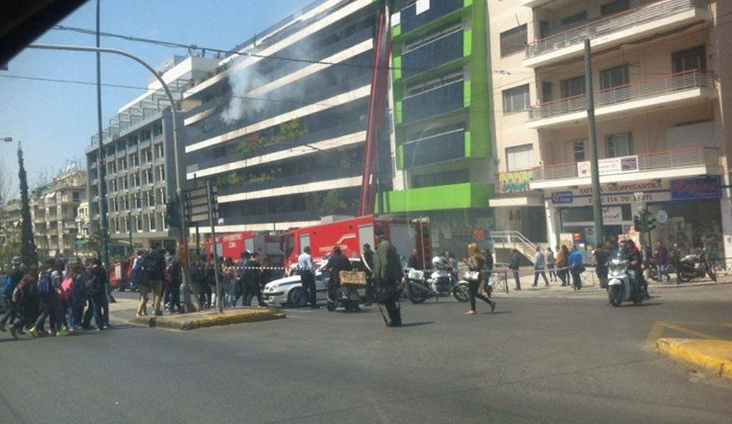Ηλικιωμένη γυναίκα νεκρή από πυρκαγιά σε διαμέρισμα στη Λεωφόρο Αλεξάνδρας (vids)