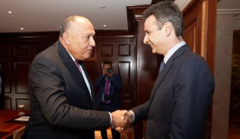 Συνάντηση Μητσοτάκη με τον υπουργό Εξωτερικών της Αιγύπτου