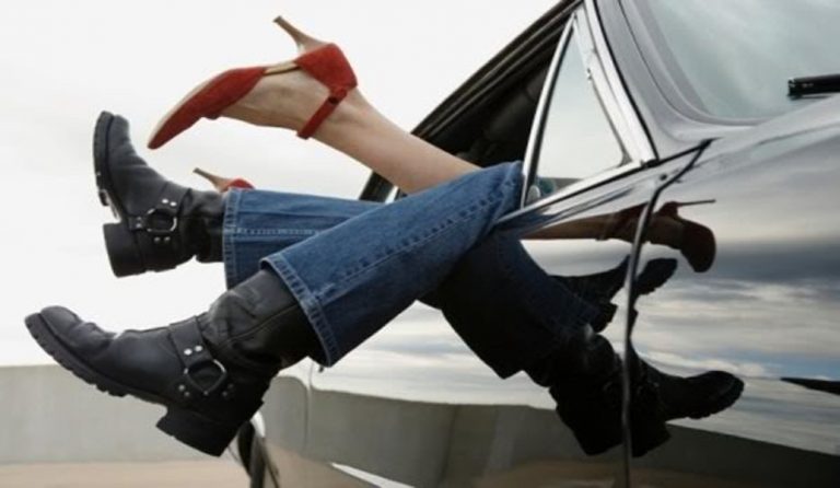 ΣΕΞ KAI IX: Το κάνουν (και) σε …Autobianchi!