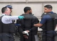 Συνελήφθη ύποπτος για τρομοκρατία κοντά στο Κοινοβούλιο του Λονδίνου (pics & vid)