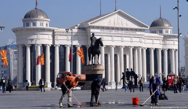 Politico: Ρωσία και Κίνα “μάχονται” στα Σκόπια